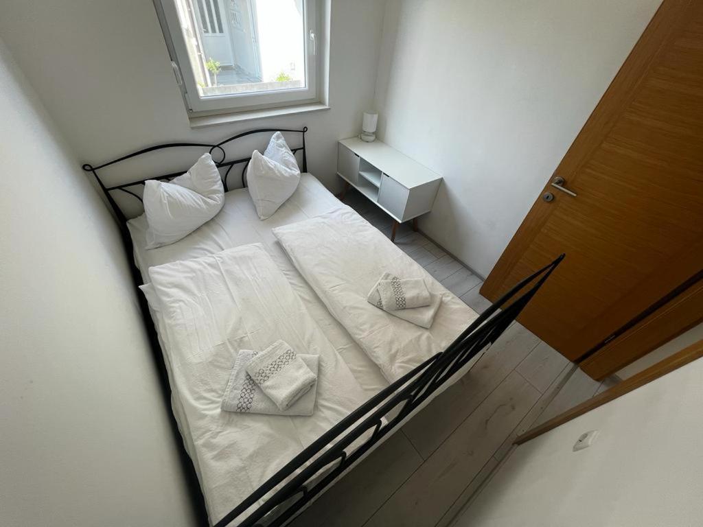 Apartments Petrusic Supetarska Draga Zewnętrze zdjęcie