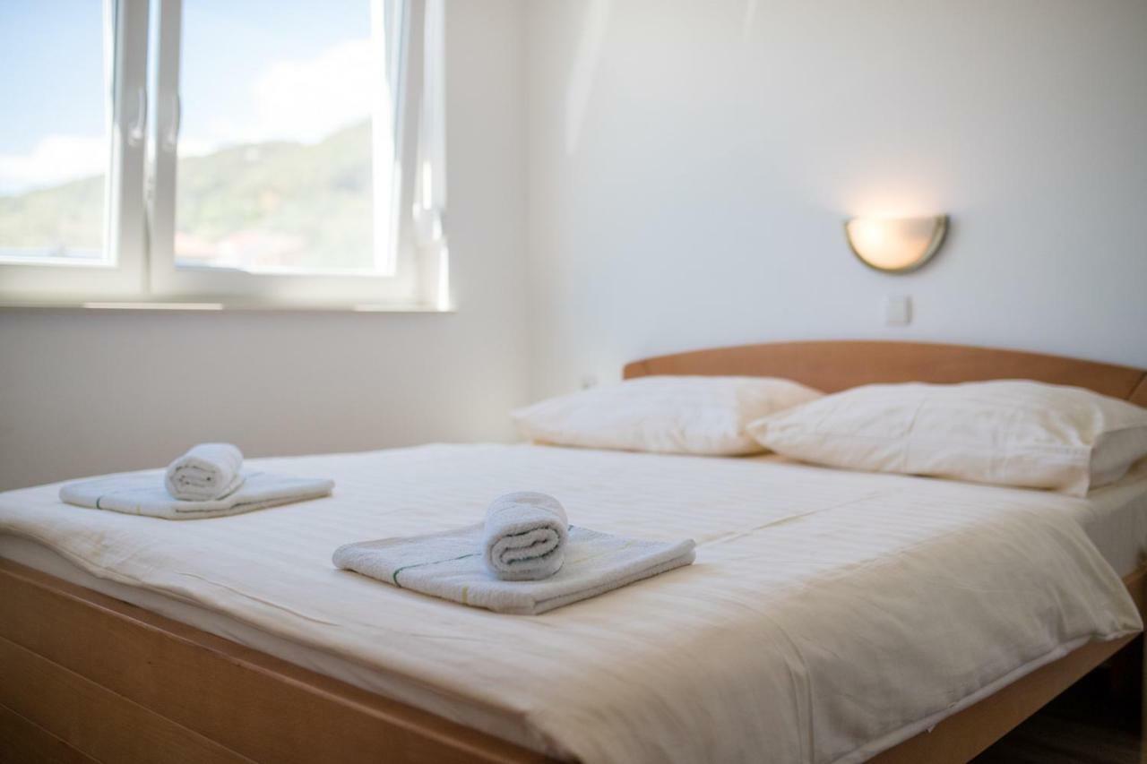 Apartments Petrusic Supetarska Draga Zewnętrze zdjęcie