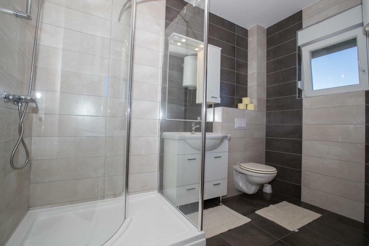 Apartments Petrusic Supetarska Draga Zewnętrze zdjęcie