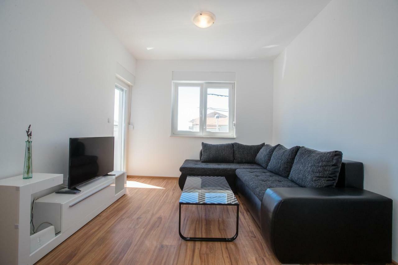 Apartments Petrusic Supetarska Draga Zewnętrze zdjęcie