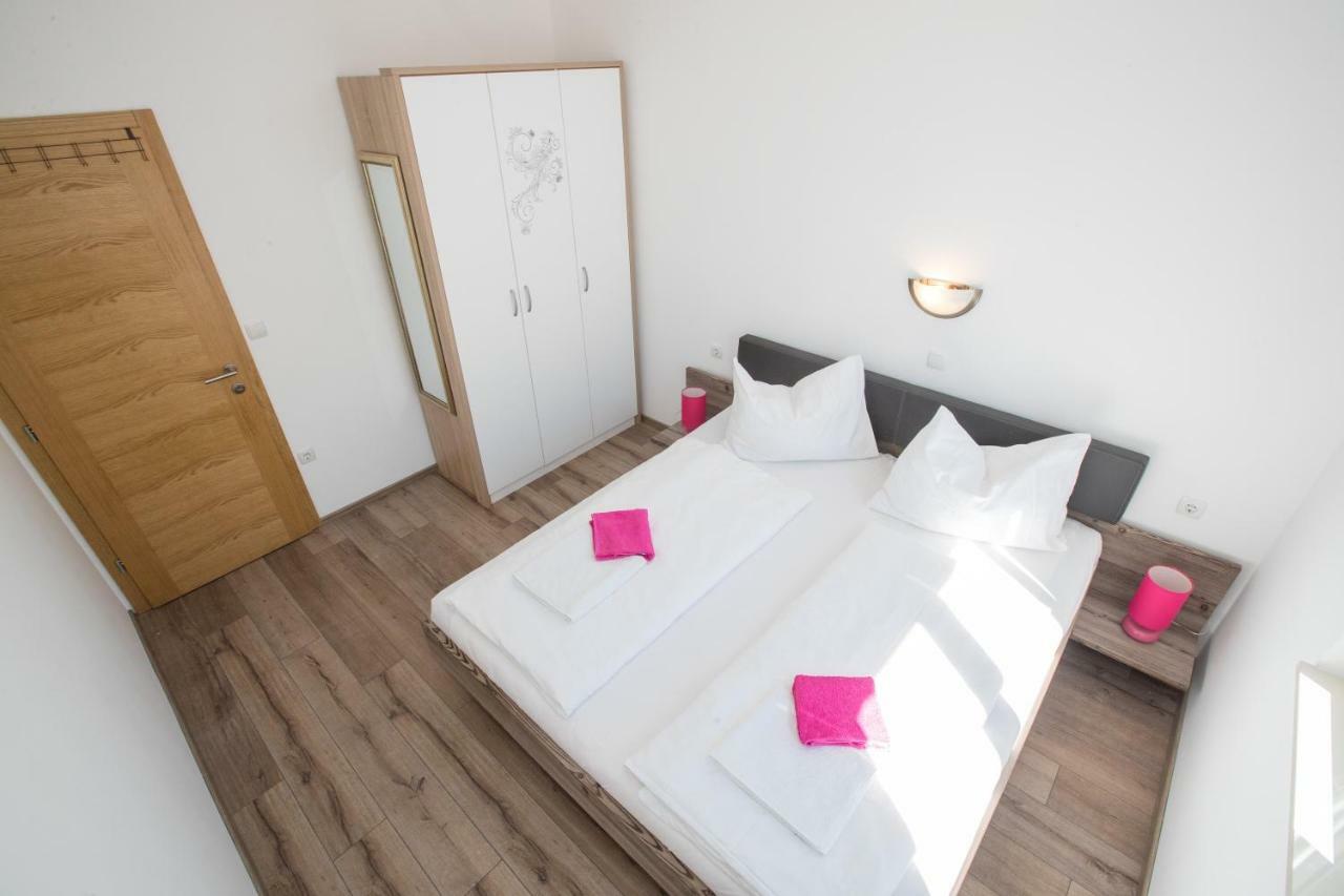 Apartments Petrusic Supetarska Draga Zewnętrze zdjęcie