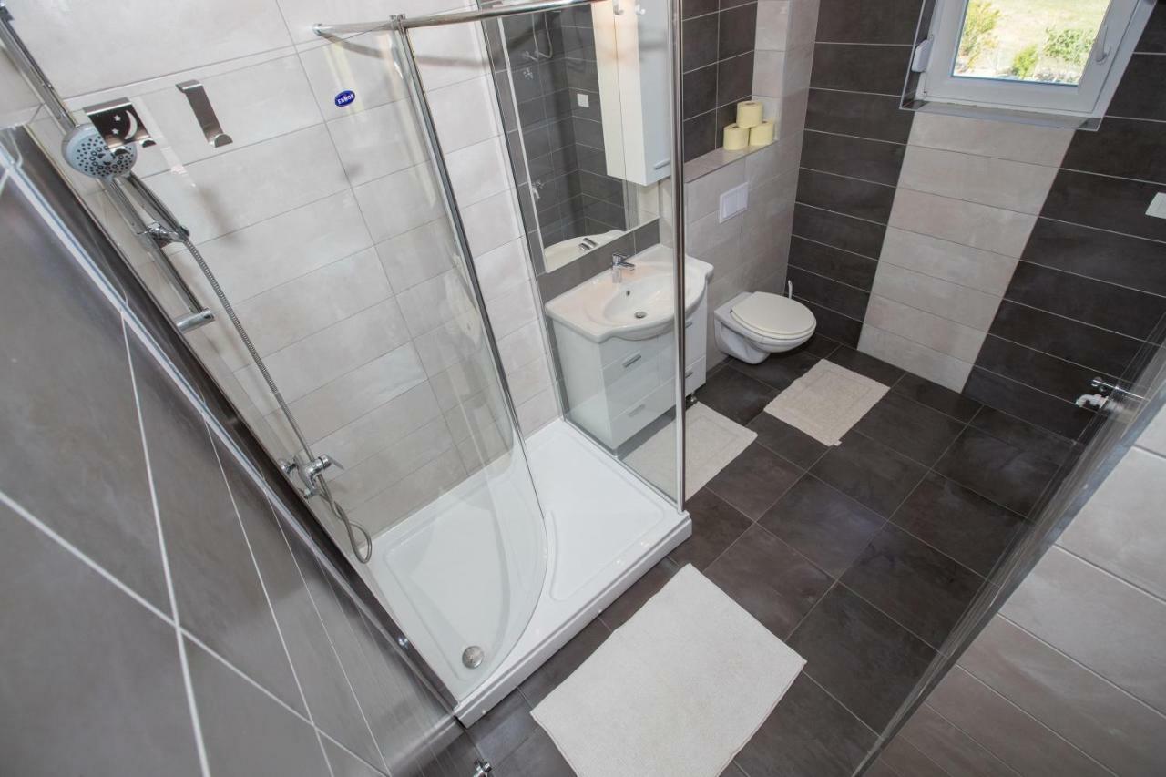 Apartments Petrusic Supetarska Draga Zewnętrze zdjęcie